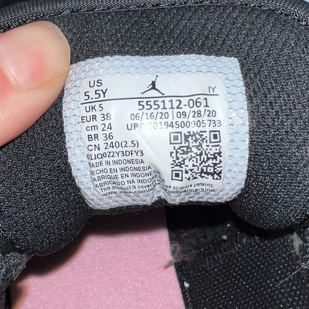 Air Jordan 1 Mid Black/White/Pink Kids Shoe Size 5.5Y - Picture 12 of 14